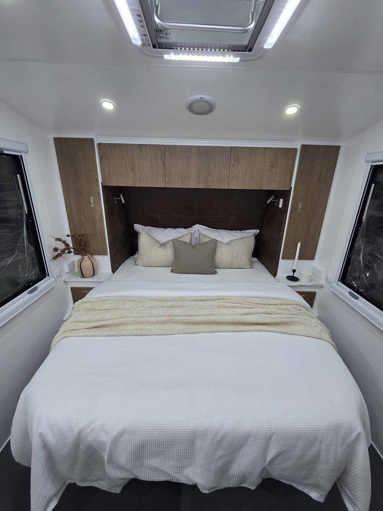 RAIDER X - Off-Grid & Family Caravan